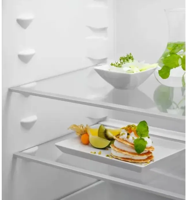 ჩასაშენებელი მაცივარი Electrolux ENA7TE75S