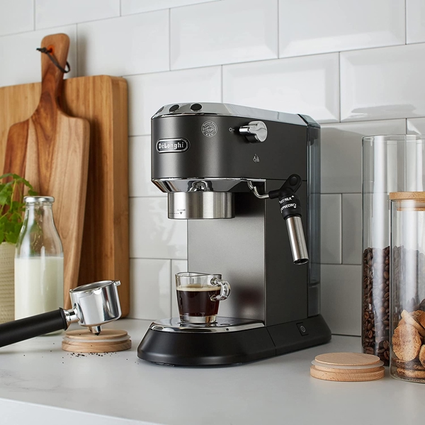 ყავის აპარატი DeLonghi EC685.BK